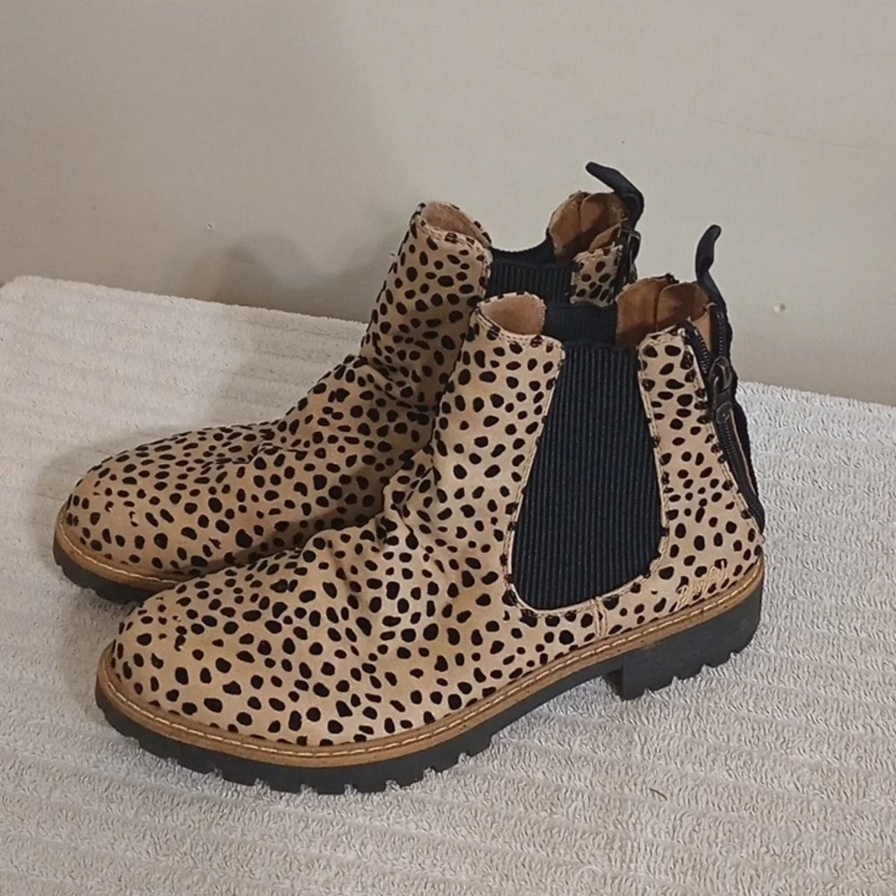 Blowfish Black and White Ankle Heeled Animal Print Boots With Cheetah Print Fall